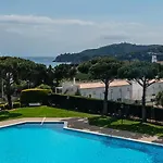 Av-1 6 Pax Apartment *