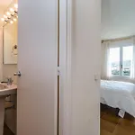 Av-1 6 Pax Apartment